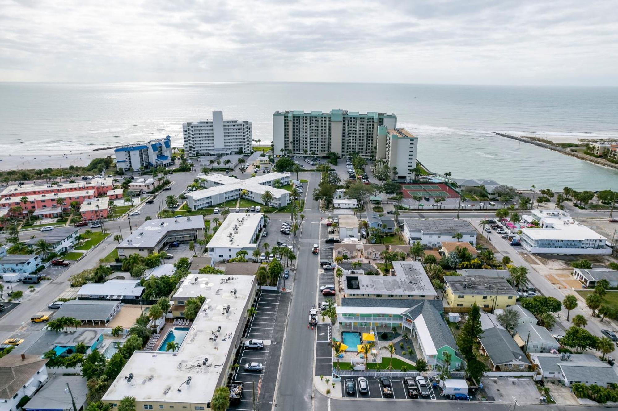 The Lofts At St Pete Beach 圣徒皮特海滩 外观 照片